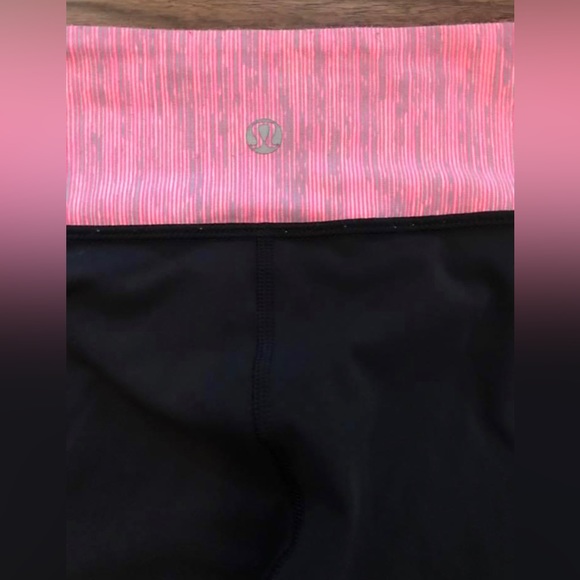 Lululemon Breathe Easy Crop Mesh / we are From Space size 6 - Picture 4 of 6
